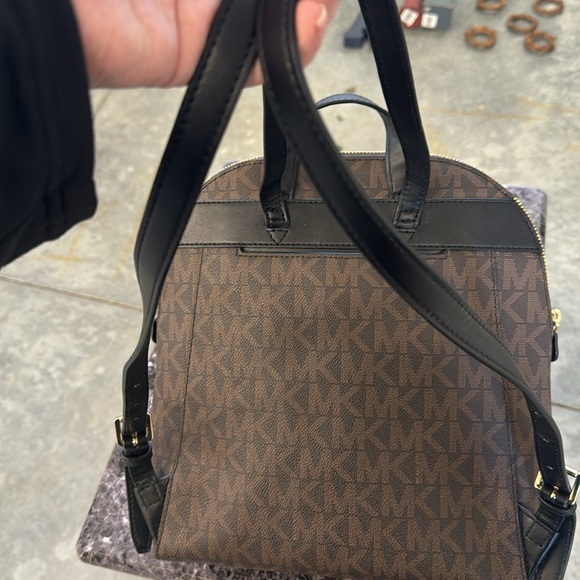 Brown and black Michael Kors Dallas slim backpack - Picture 3 of 6
